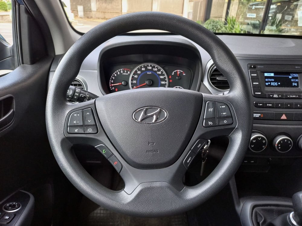 Hyundai i10 usata a Milano (11)