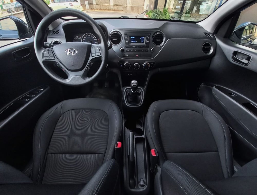 Hyundai i10 usata a Milano (8)