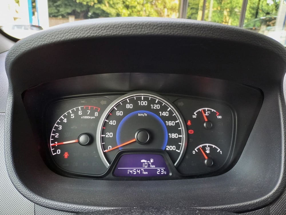 Hyundai i10 usata a Milano (9)