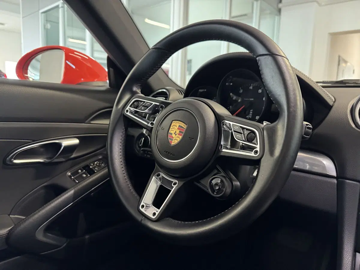 Porsche 718 Cayman  usata a Messina (13)
