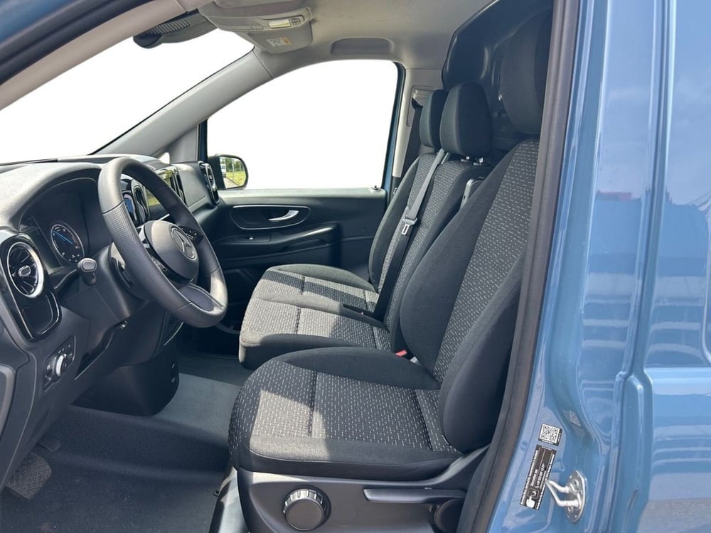 Mercedes-Benz Classe eVito Furgone nuova a Milano (10)