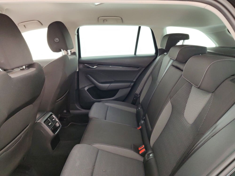 Skoda Octavia Station Wagon usata a Massa-Carrara (10)