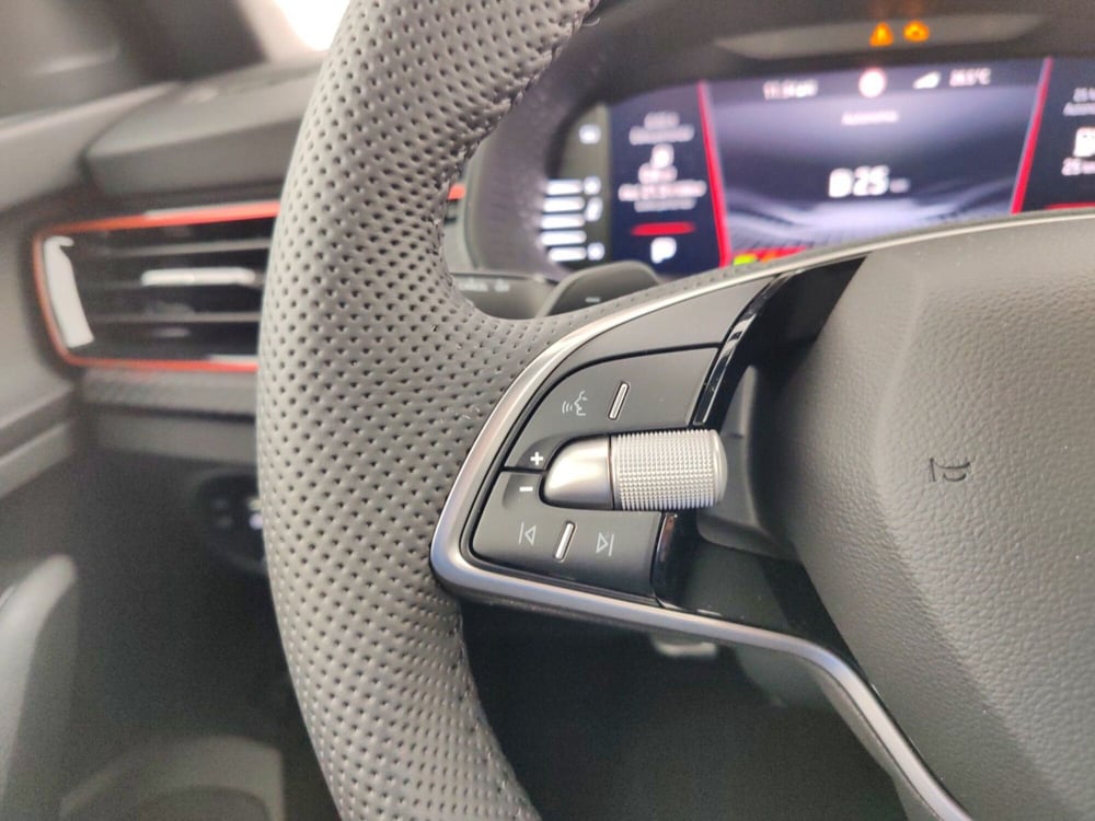 Skoda Scala nuova a Massa-Carrara (15)