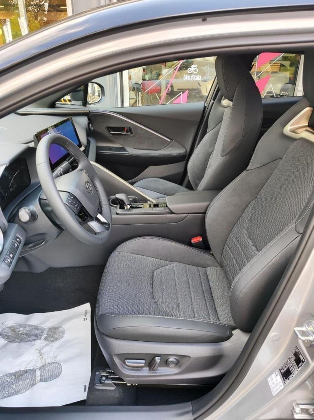 Toyota Toyota C-HR nuova a Perugia (11)
