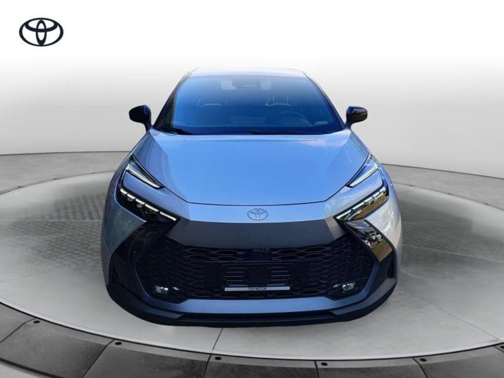 Toyota Toyota C-HR nuova a Perugia (4)