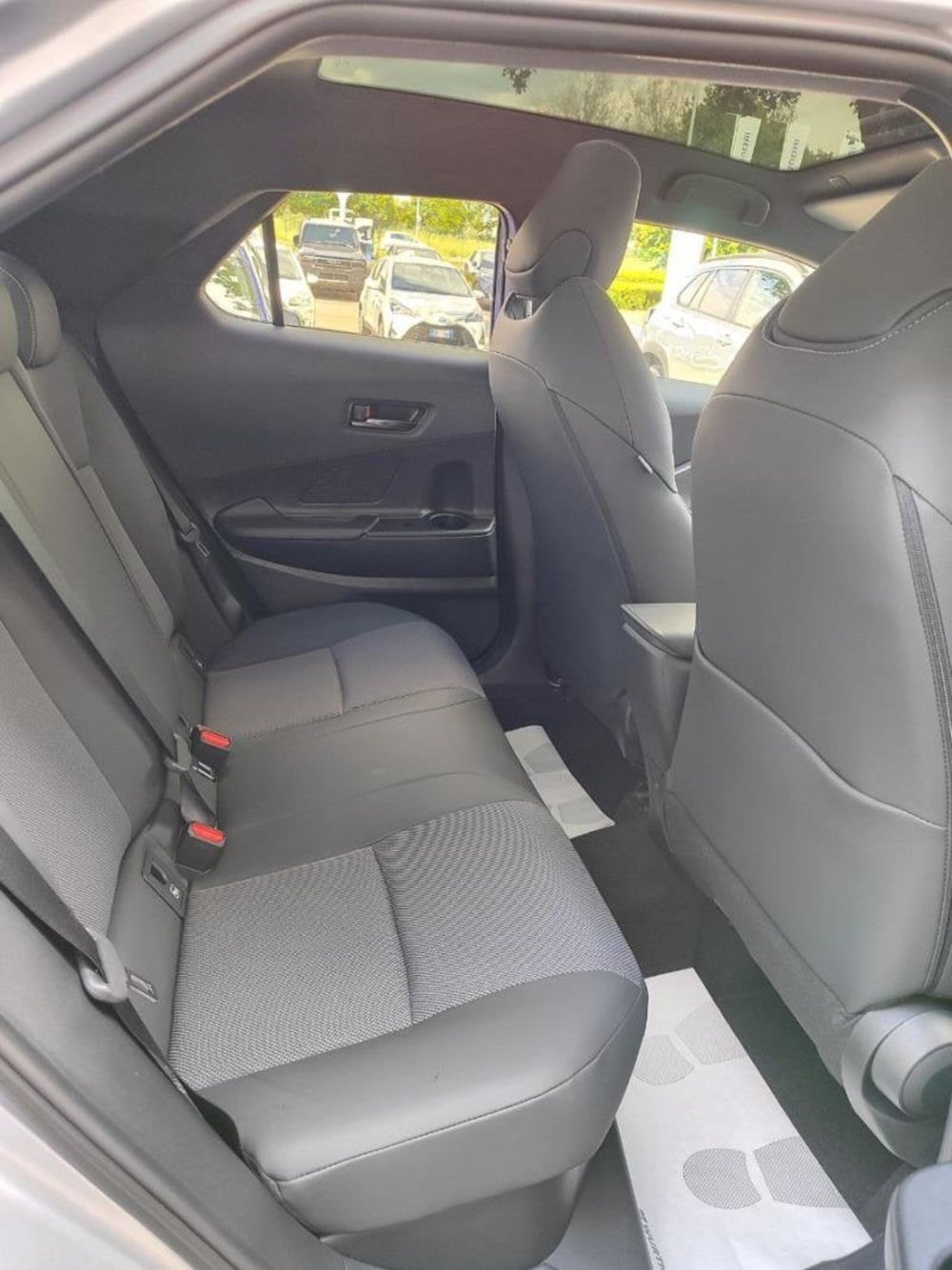 Toyota Toyota C-HR nuova a Perugia (7)