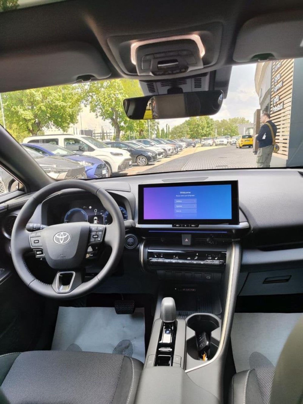 Toyota Toyota C-HR nuova a Perugia (8)