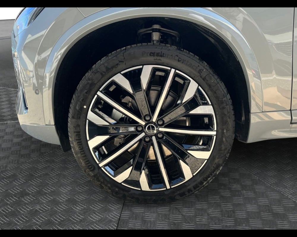 Volvo XC90 nuova a Ravenna (10)