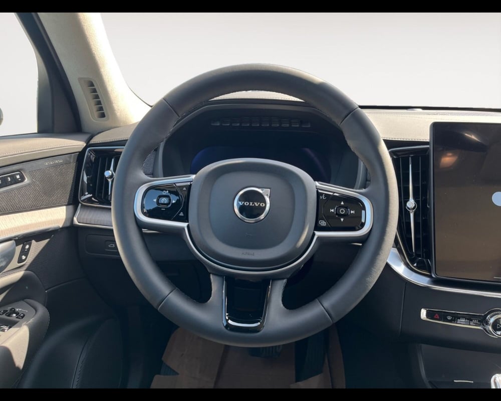 Volvo XC90 nuova a Ravenna (13)