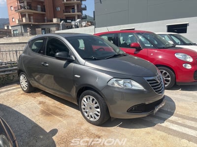 Lancia Ypsilon 1.2 69 CV 5 porte Silver del 2013 usata a L&#039;Aquila