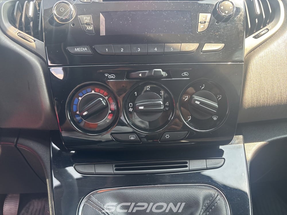 Lancia Ypsilon usata a L'Aquila (11)