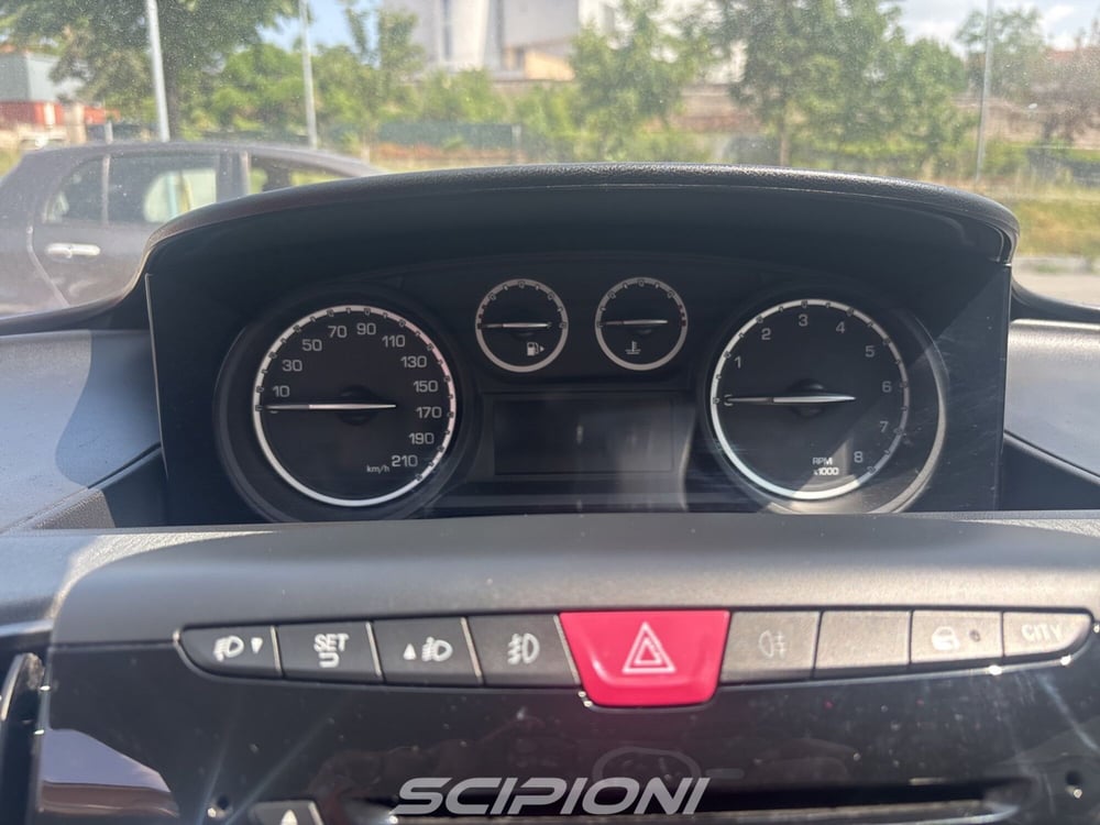 Lancia Ypsilon usata a L'Aquila (12)