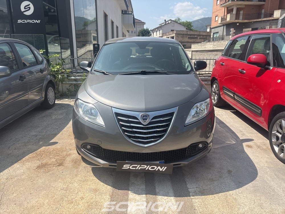 Lancia Ypsilon usata a L'Aquila (2)