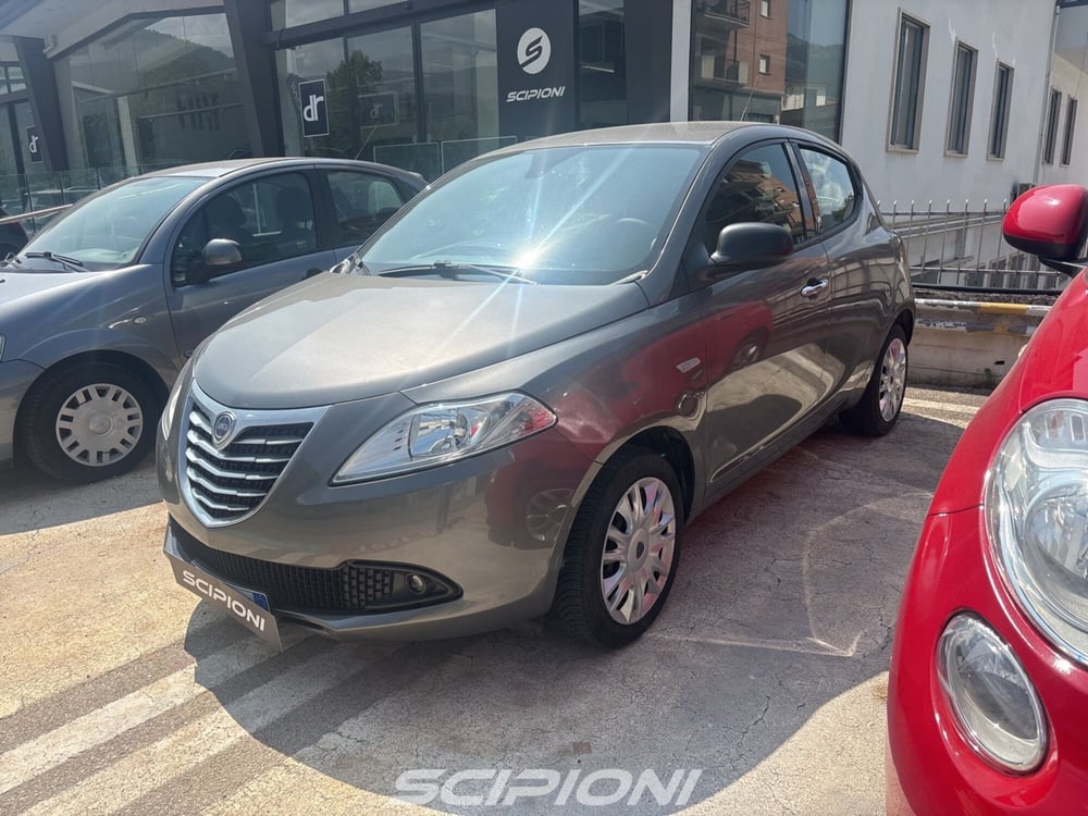 Lancia Ypsilon usata a L'Aquila (3)