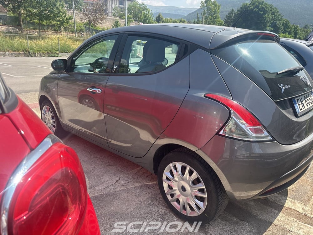 Lancia Ypsilon usata a L'Aquila (4)