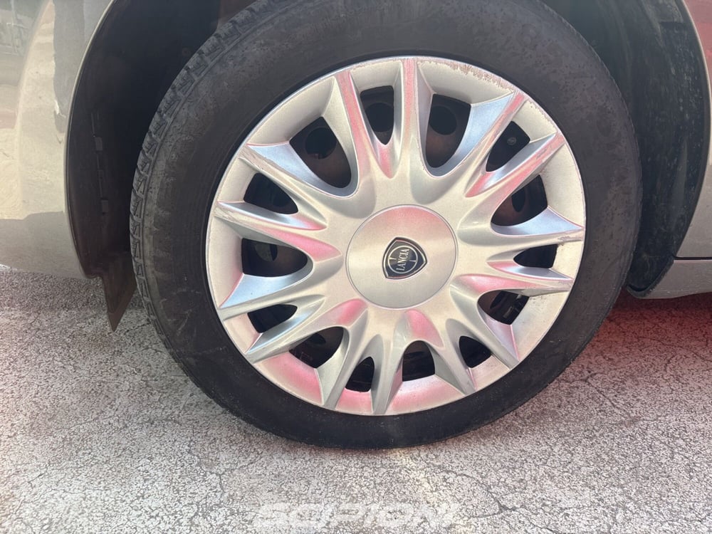 Lancia Ypsilon usata a L'Aquila (5)