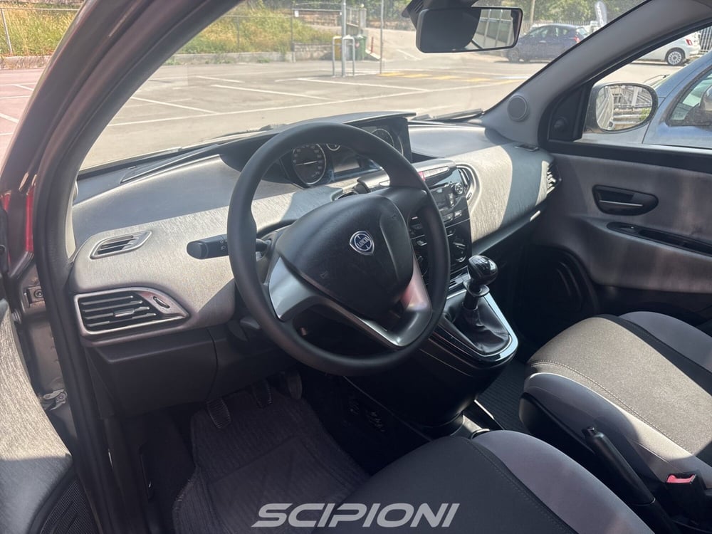 Lancia Ypsilon usata a L'Aquila (6)