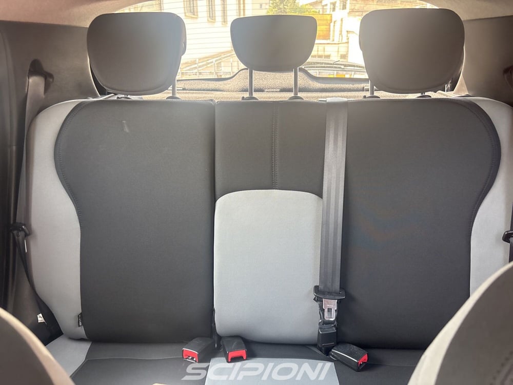 Lancia Ypsilon usata a L'Aquila (7)