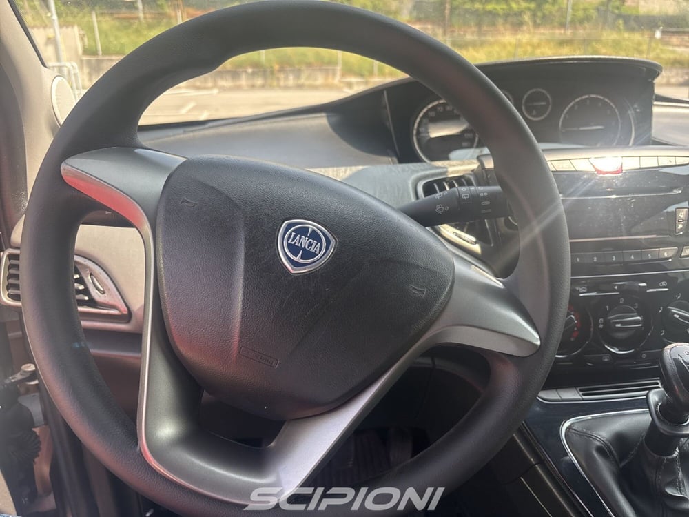 Lancia Ypsilon usata a L'Aquila (9)