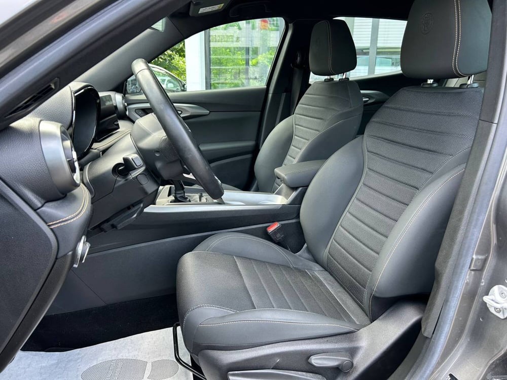 Alfa Romeo Tonale usata a Ancona (9)