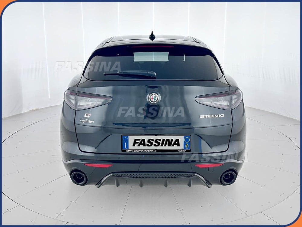 Alfa Romeo Stelvio usata a Milano (5)