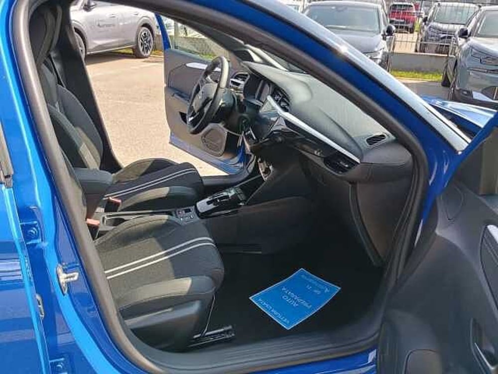 Opel Corsa nuova a Milano (10)