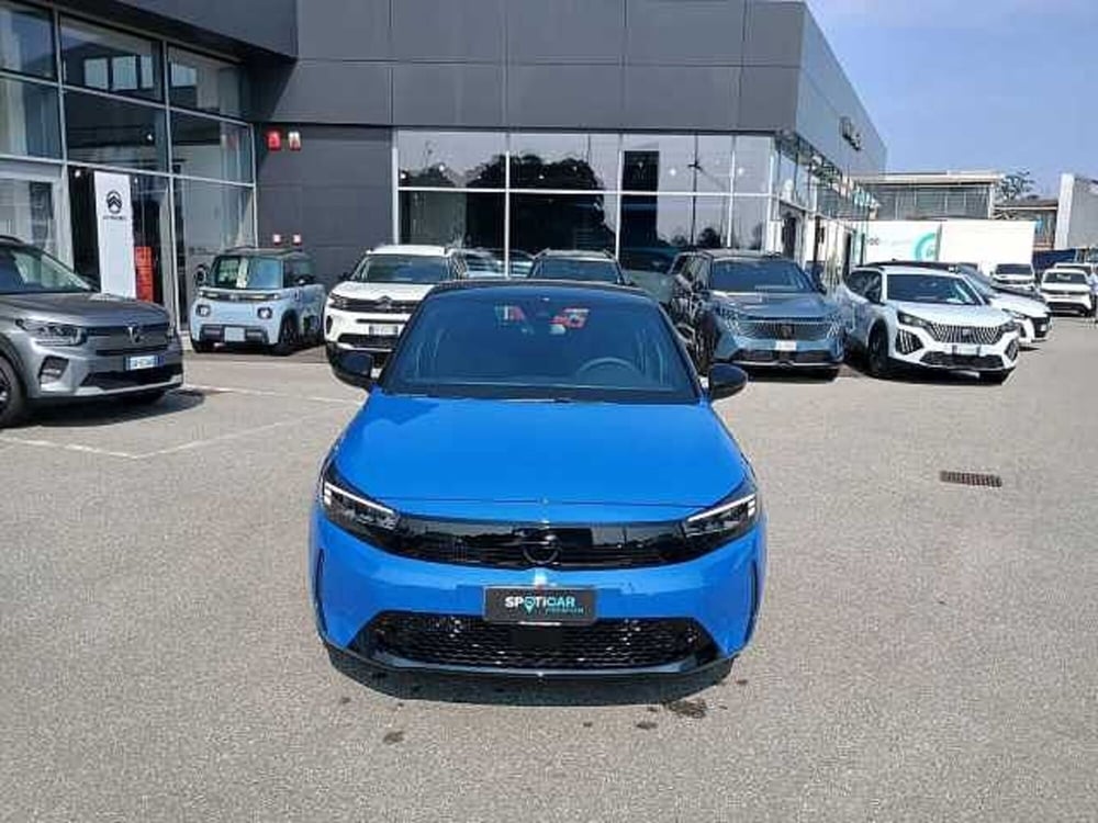 Opel Corsa nuova a Milano (2)