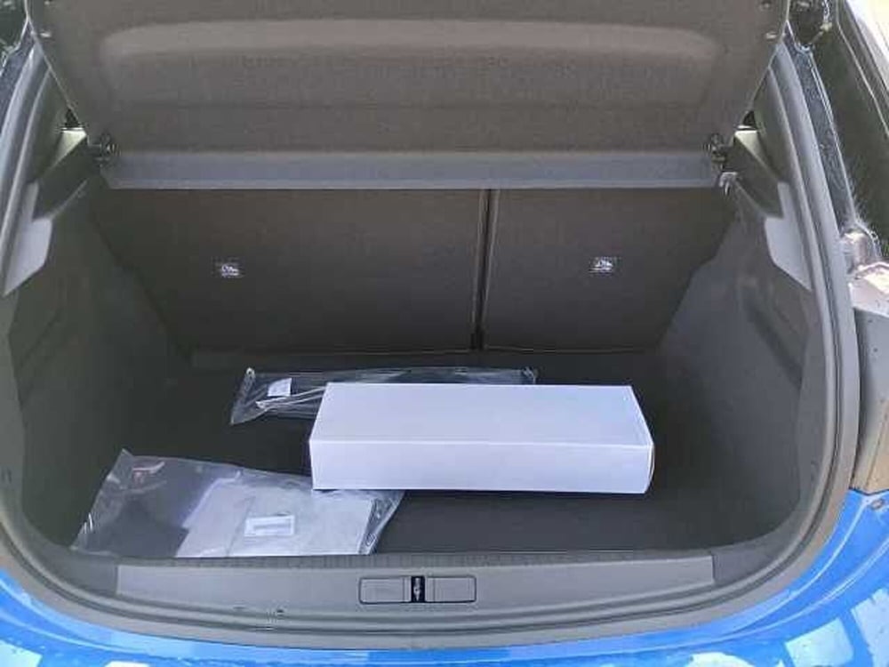 Opel Corsa nuova a Milano (7)