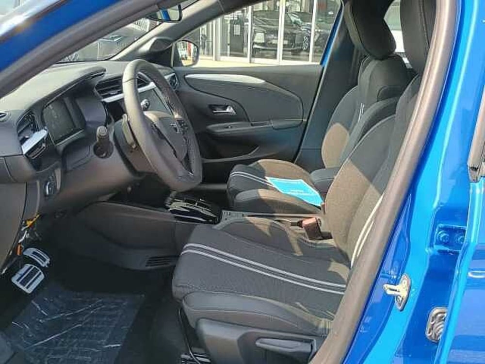Opel Corsa nuova a Milano (8)