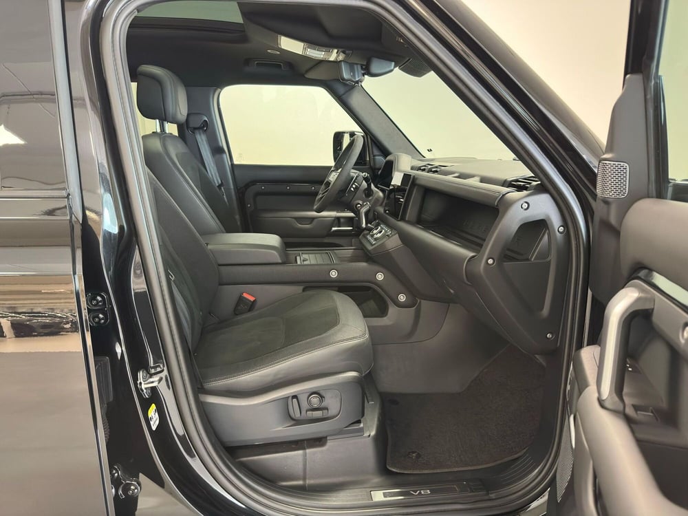 Land Rover Defender usata a Milano (3)