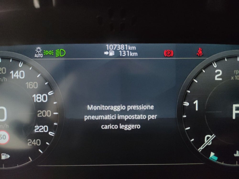 Land Rover Defender usata a Milano (10)