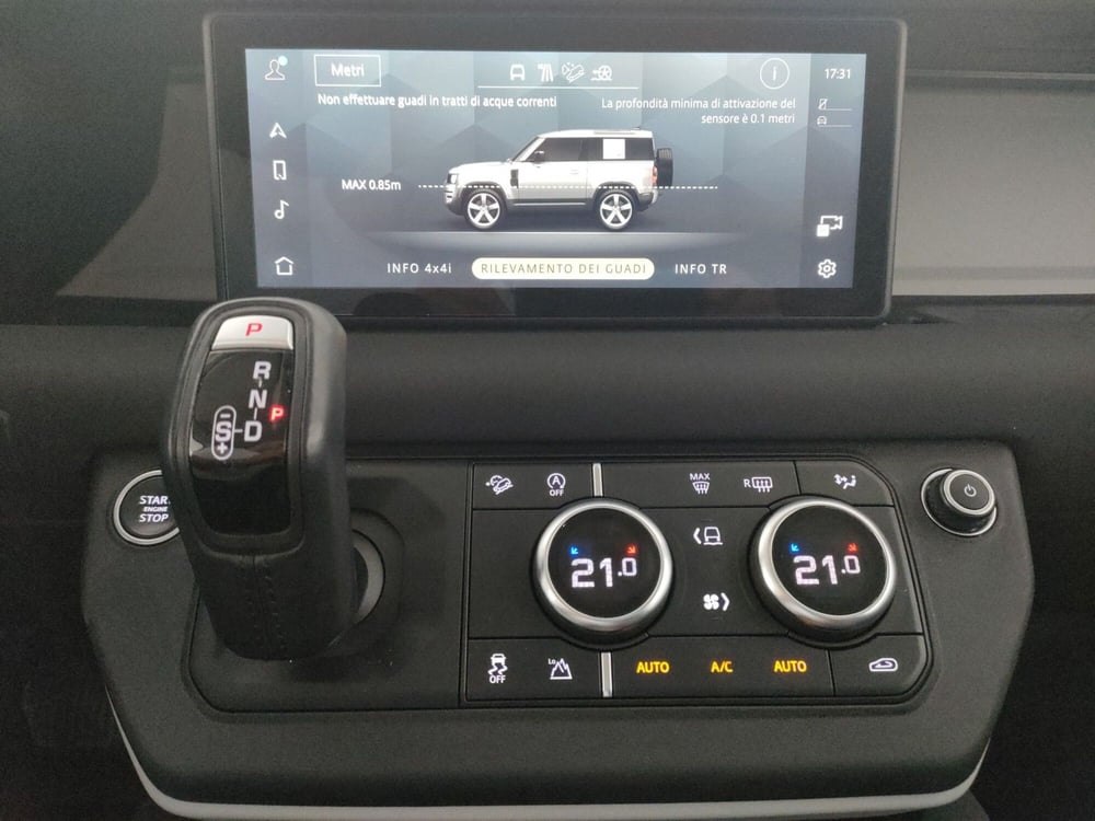 Land Rover Defender usata a Milano (19)