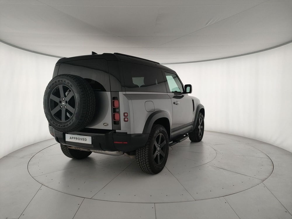 Land Rover Defender usata a Milano (2)
