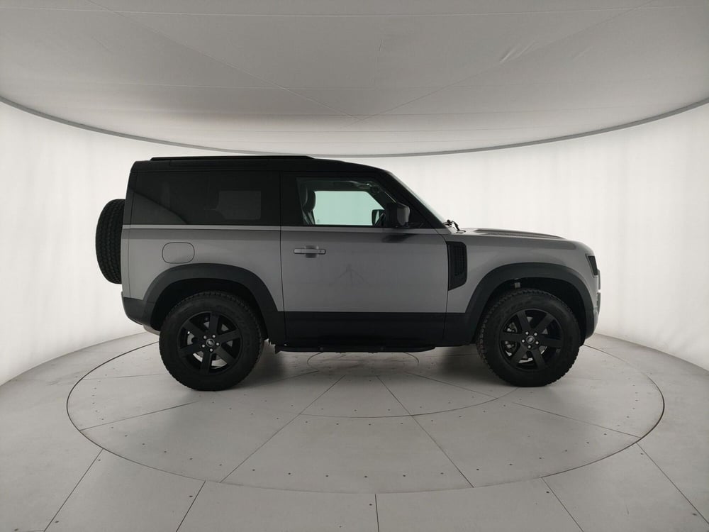 Land Rover Defender usata a Milano (6)