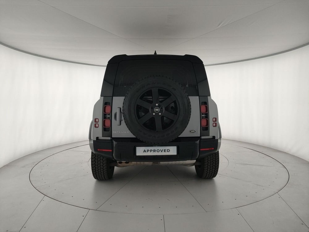 Land Rover Defender usata a Milano (7)