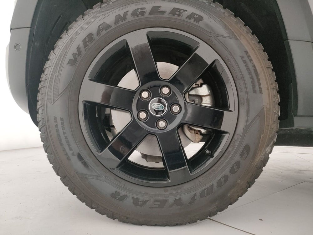 Land Rover Defender usata a Milano (9)