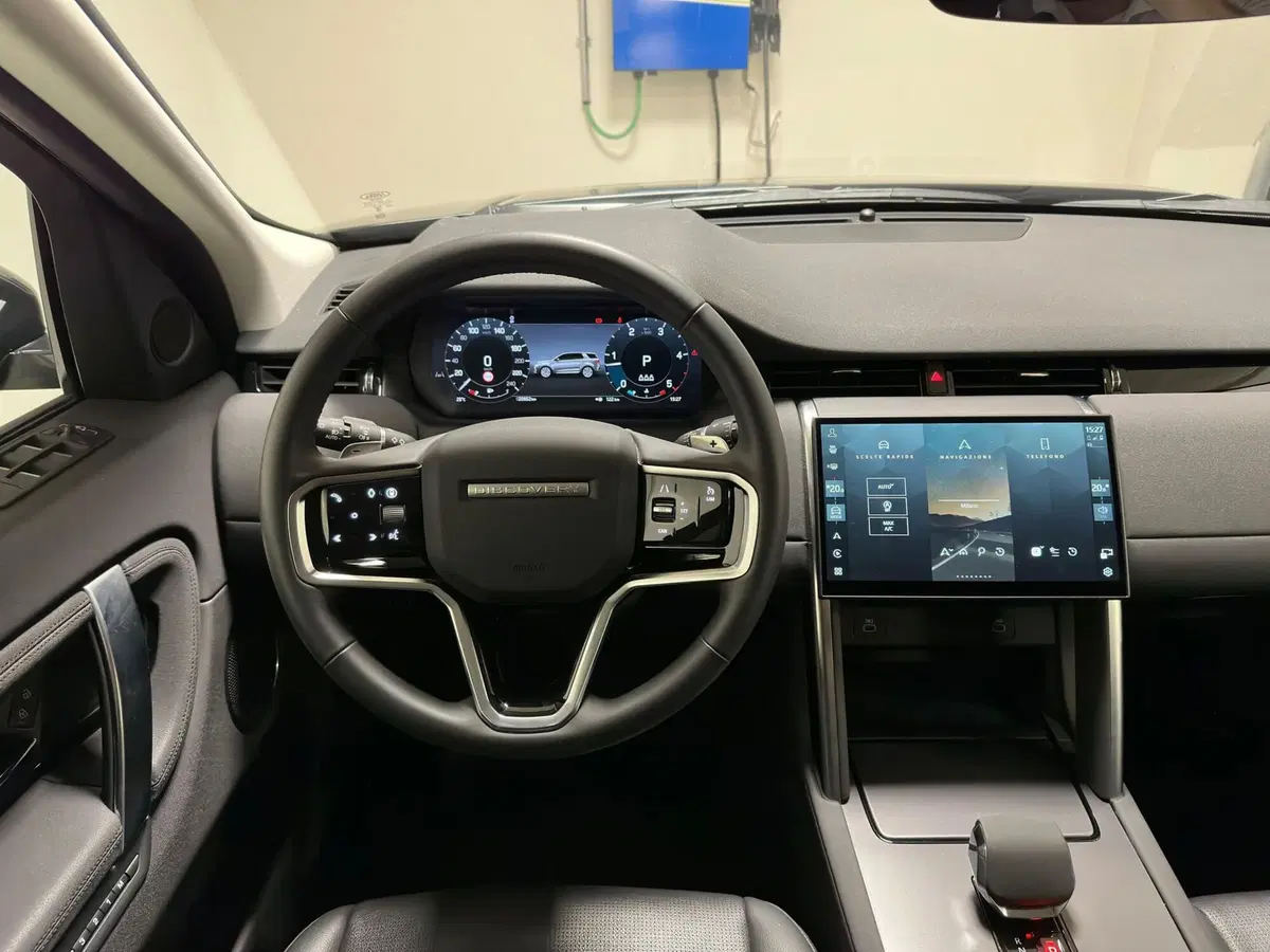 Land Rover Discovery Sport usata a Milano (16)