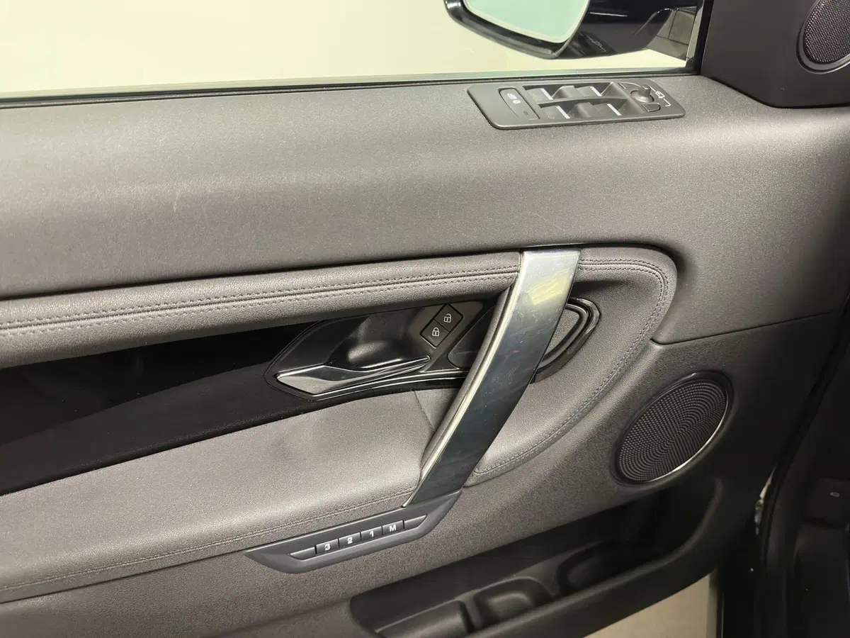 Land Rover Discovery Sport usata a Milano (20)