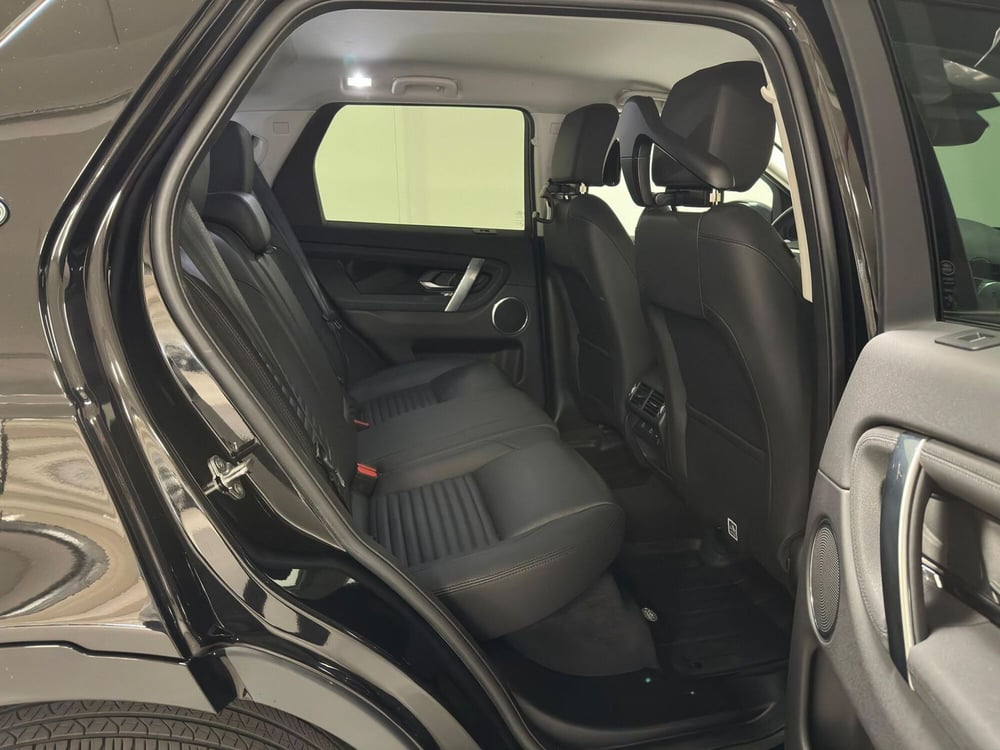 Land Rover Discovery Sport usata a Milano (5)