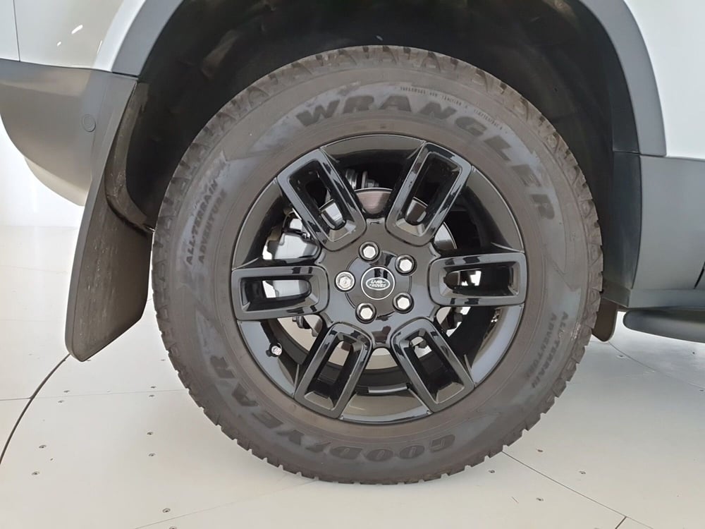 Land Rover Defender usata a Monza e Brianza (9)