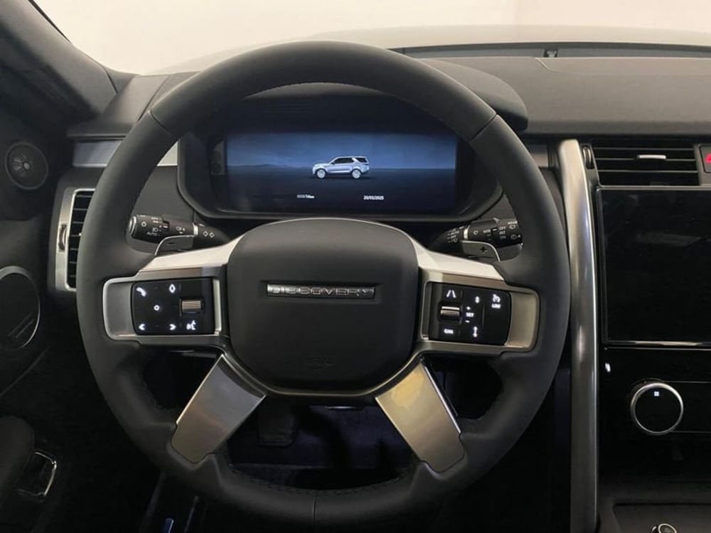 Land Rover Discovery nuova a Novara (14)