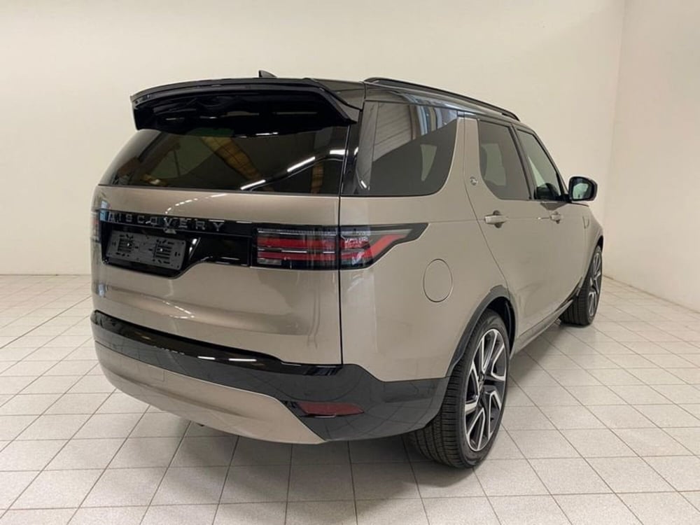 Land Rover Discovery nuova a Novara (2)