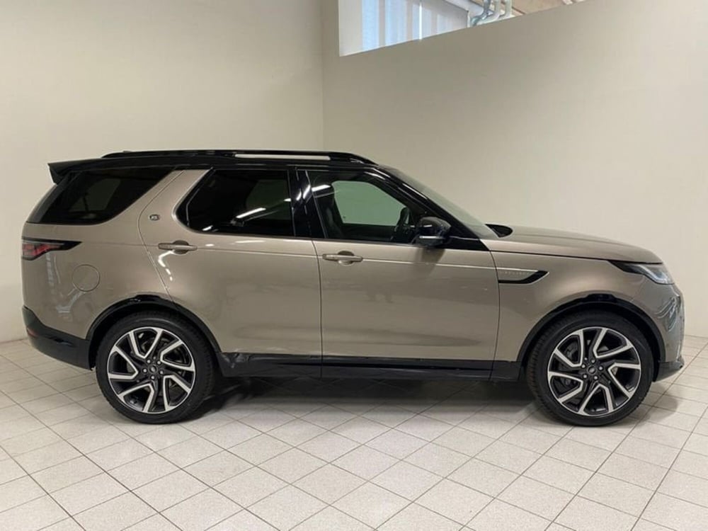 Land Rover Discovery nuova a Novara (6)
