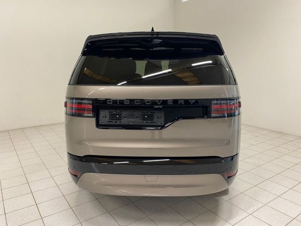 Land Rover Discovery nuova a Novara (7)