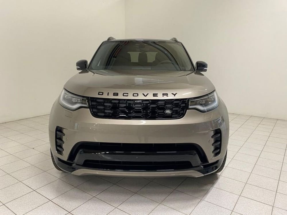 Land Rover Discovery nuova a Novara (8)