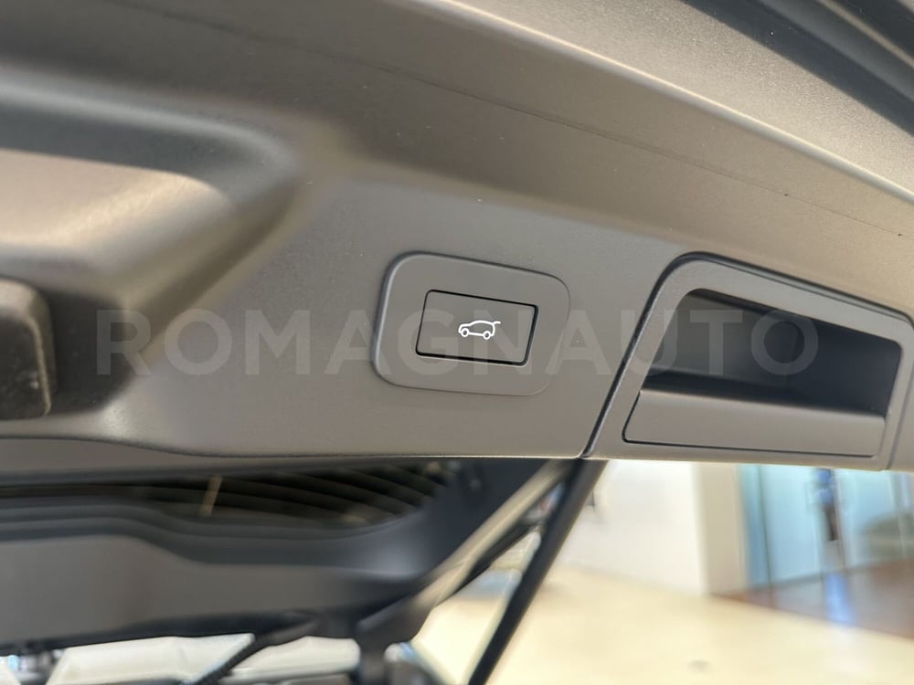 Land Rover Range Rover Velar nuova a Forlì-Cesena (18)