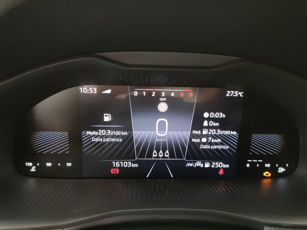 Skoda Kamiq usata a Varese (13)