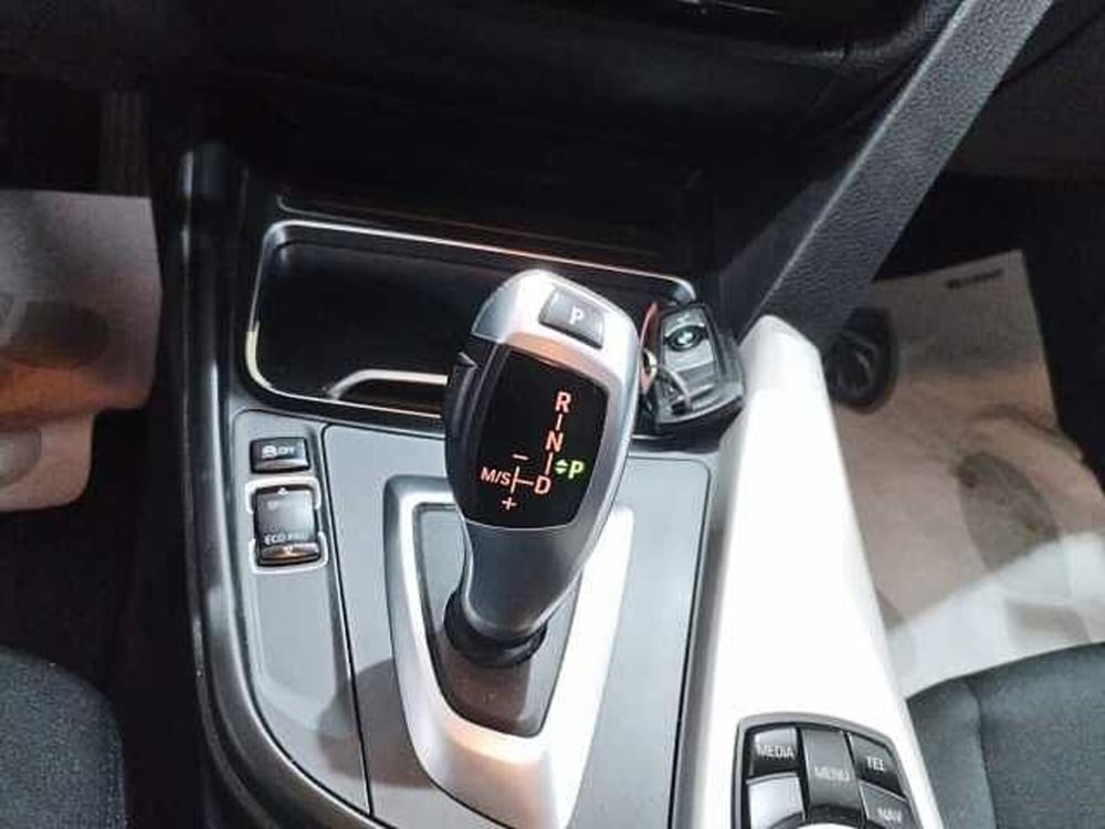 BMW Serie 3 Touring usata a Lecce (16)