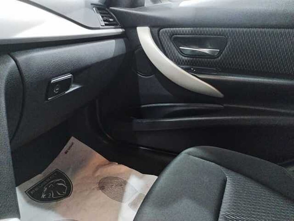 BMW Serie 3 Touring usata a Lecce (8)