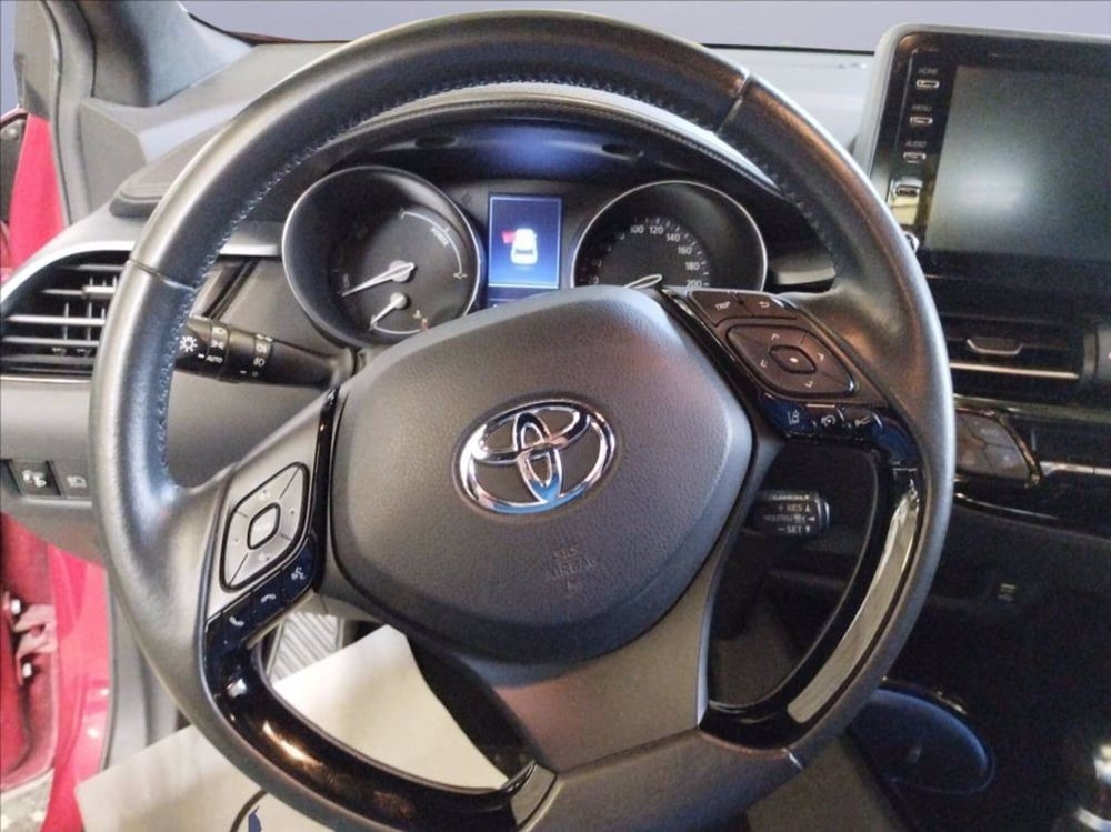Toyota Toyota C-HR usata a Milano (12)